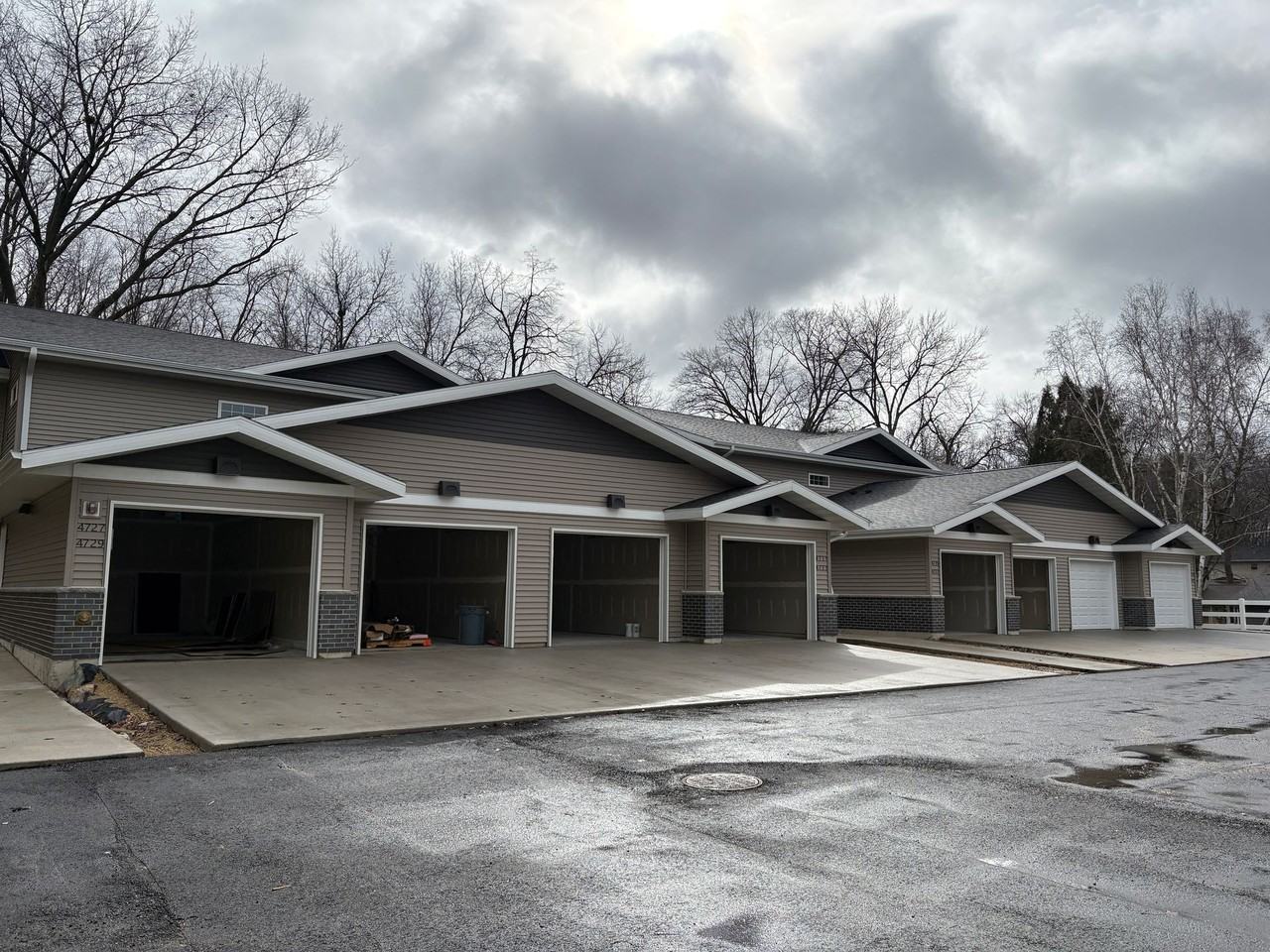 Hidden Hollow Apartments - Photo 2 of 27