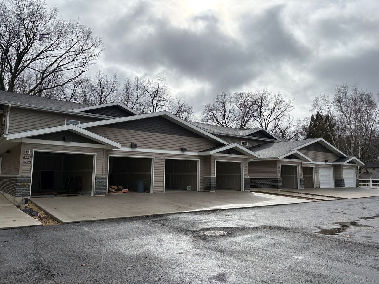 Hidden Hollow Apartments - Photo 3 of 27