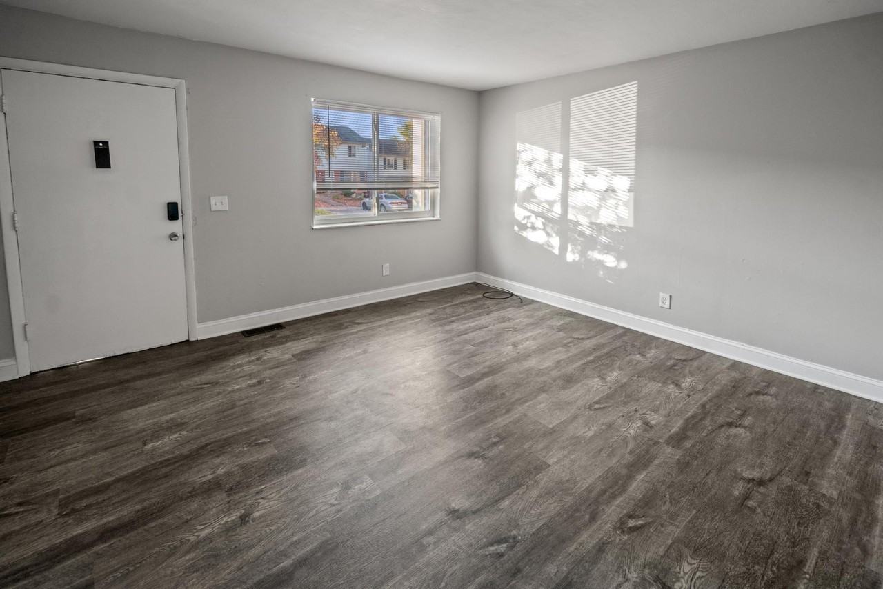 1556 Meredith Dr #6 - Photo 5 of 10