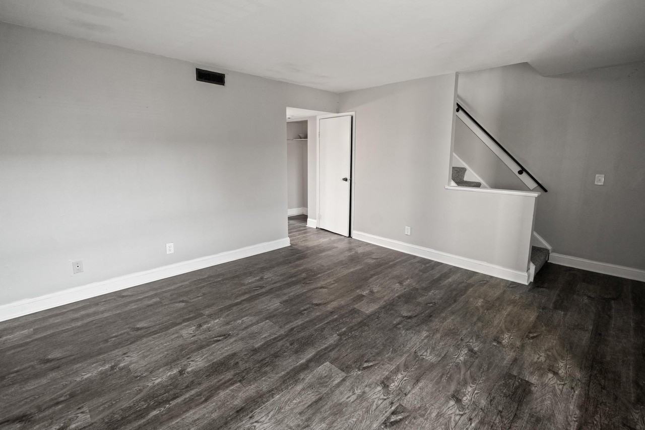 1556 Meredith Dr #6 - Photo 6 of 10