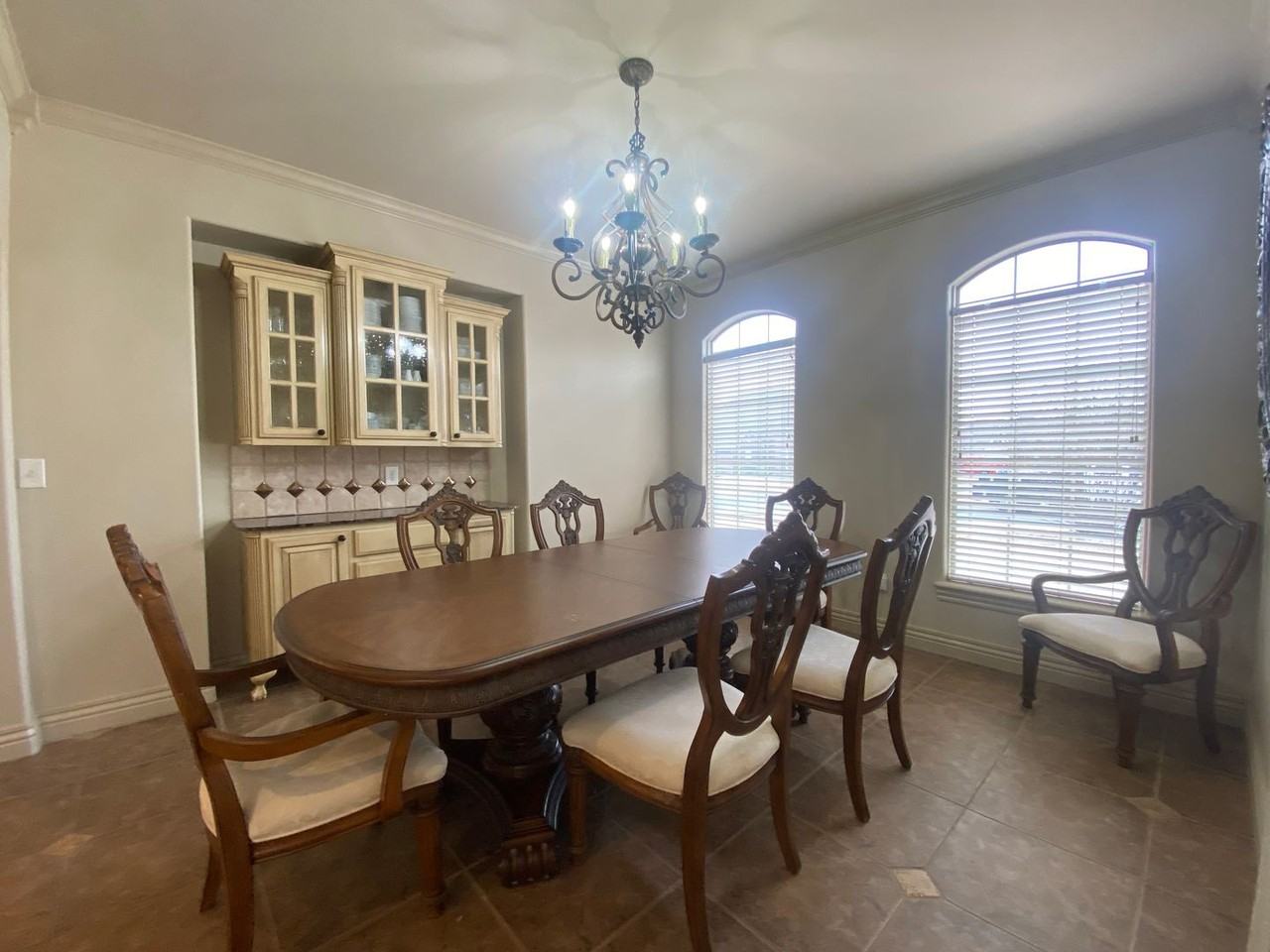 3605 N Narcissus Ave - Photo 7 of 50