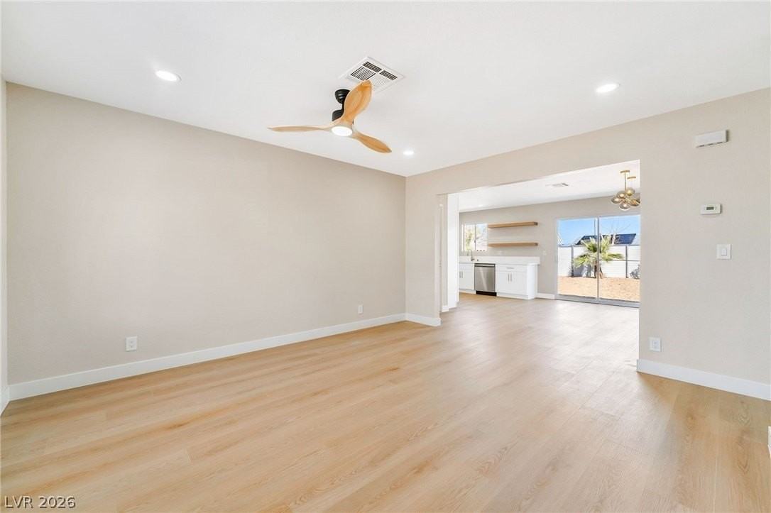 517 Longtree Ave - Photo 3 of 19