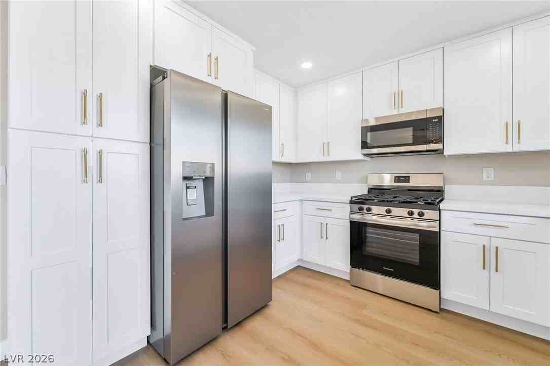 517 Longtree Ave - Photo 6 of 19