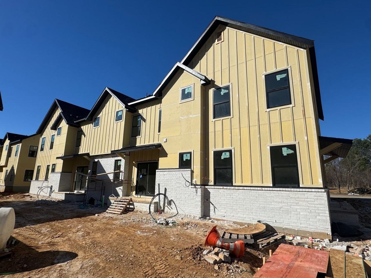 Midtown Landing - Photo 3 of 39