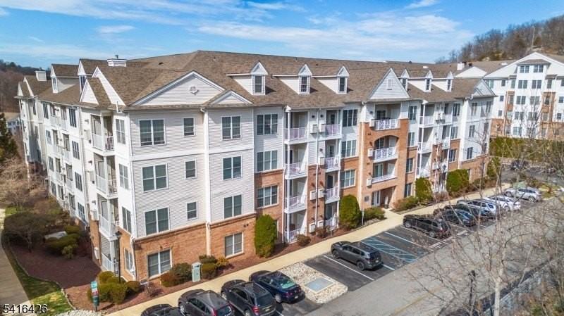 1408 Wharton Ct - Photo 3 of 25