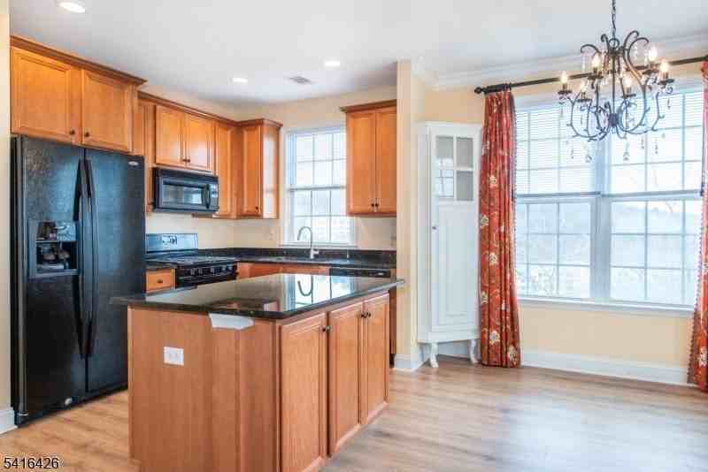 1408 Wharton Ct - Photo 5 of 25