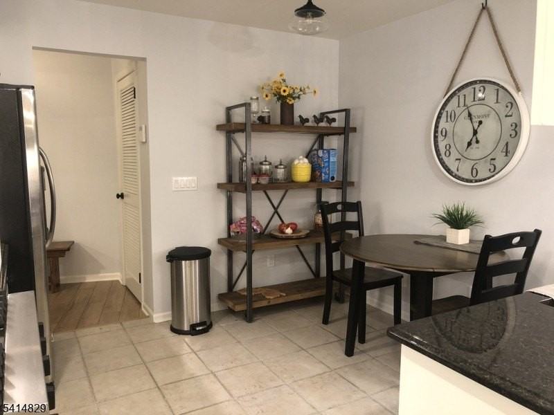 173 Riveredge Dr - Photo 3 of 11