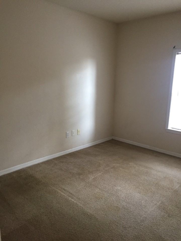 3561 Conroy Rd - Photo 3 of 9