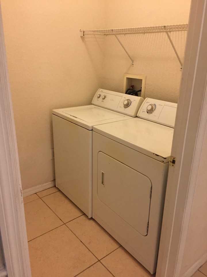 3561 Conroy Rd - Photo 5 of 9