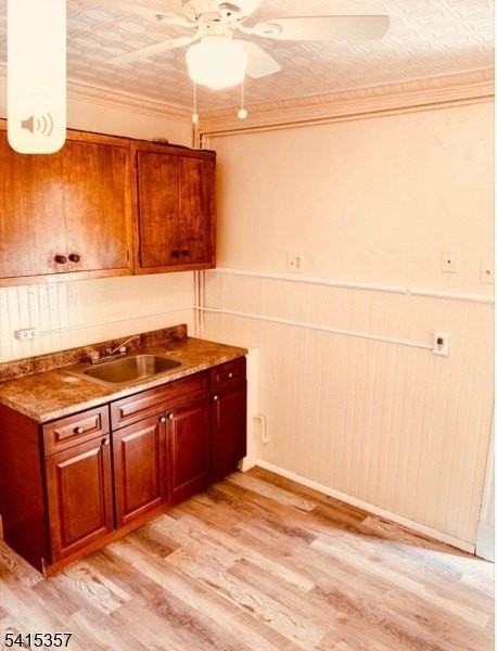 144 Lawrence St - Photo 6 of 13