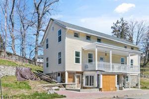 featured image of 2 Main St #3