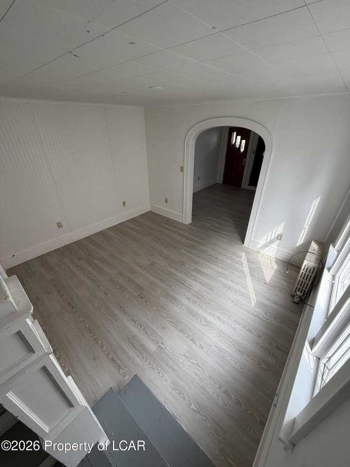 610 S Hanover St - Photo 6 of 21