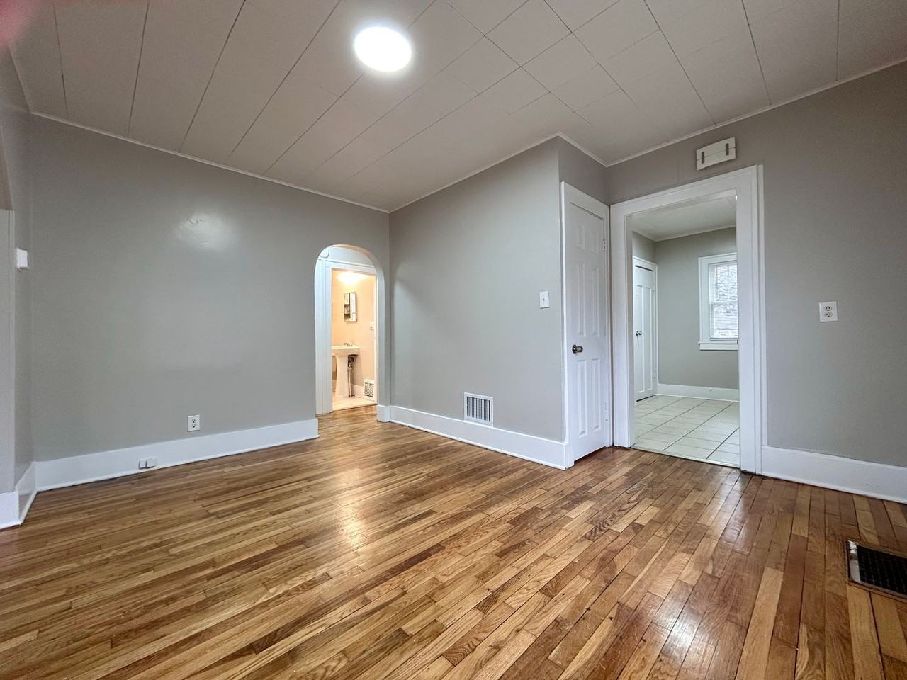 2174 Continental St - Photo 6 of 33