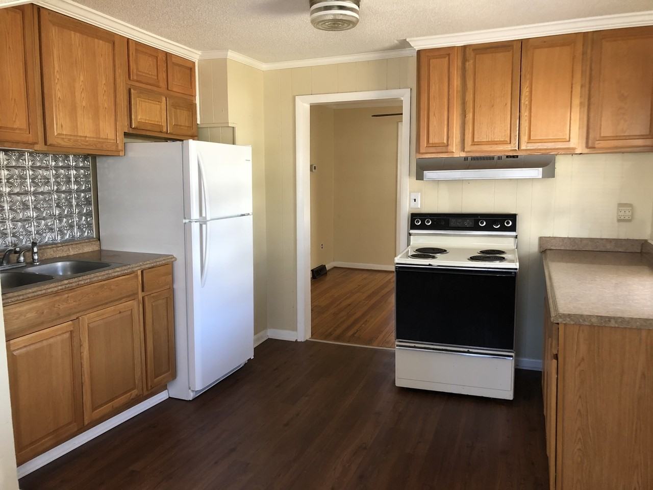 3918 N Church St - Photo 2 of 4