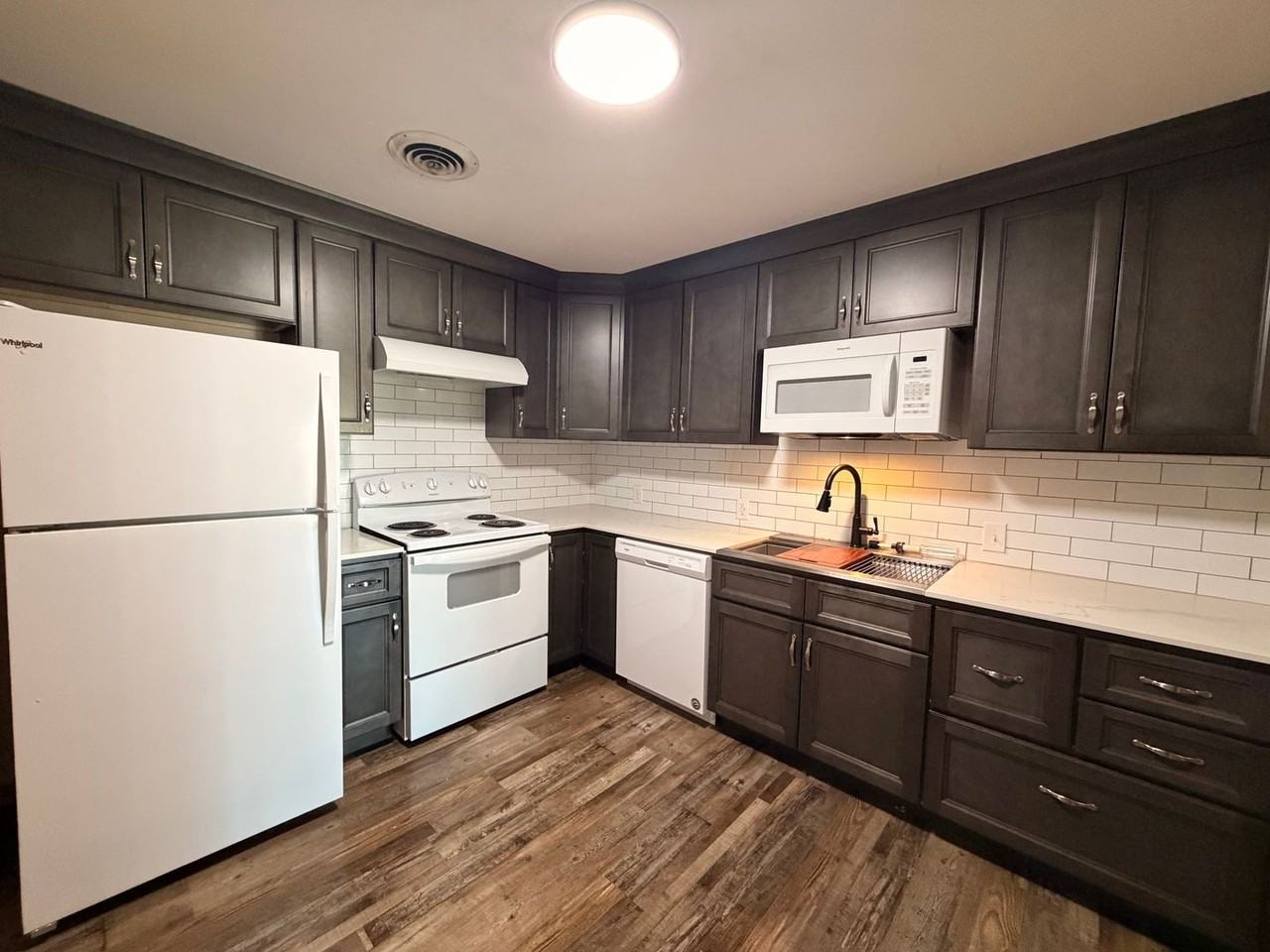 445 445 N. Madison Avenue- D 13 - Photo 3 of 9