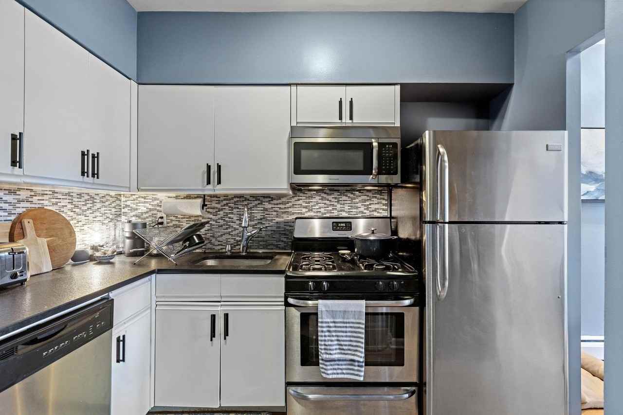 935 Park Ave #5S - Photo 6 of 14