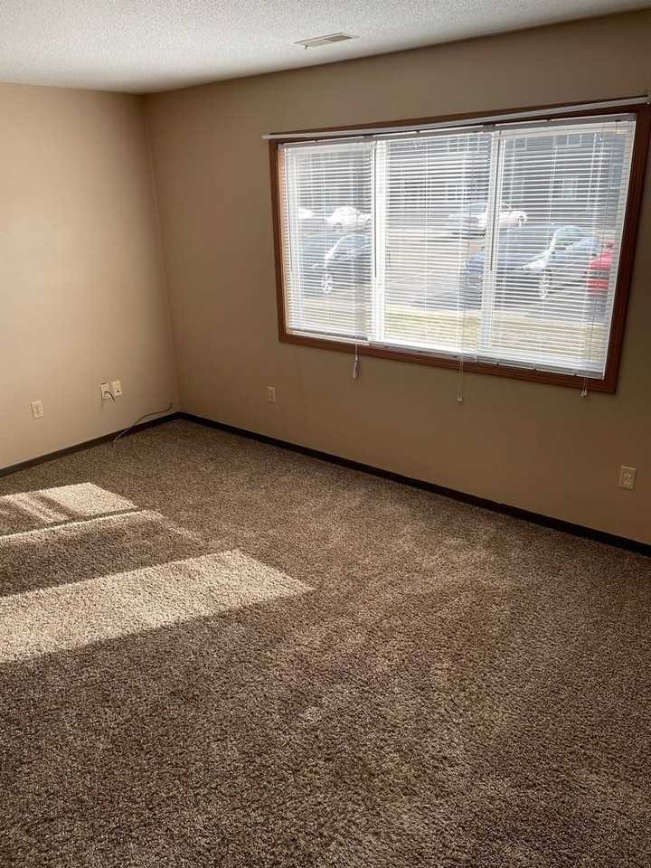 Country Crossing - Photo 4 of 12