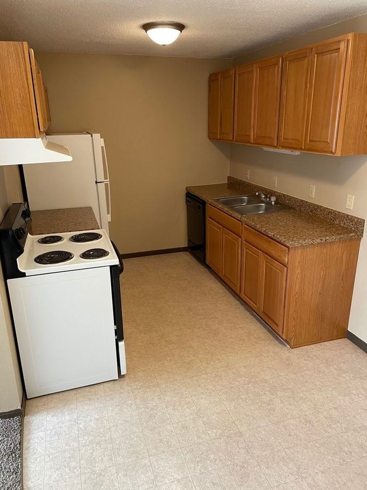 Country Crossing - Photo 5 of 12