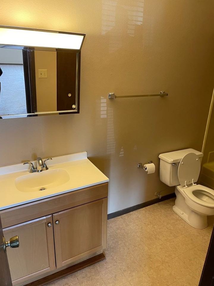 Country Crossing - Photo 6 of 12