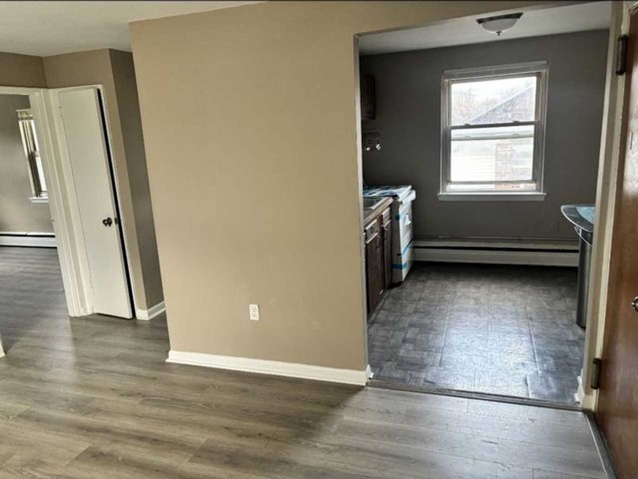 4713 Penn St - Photo 6 of 8