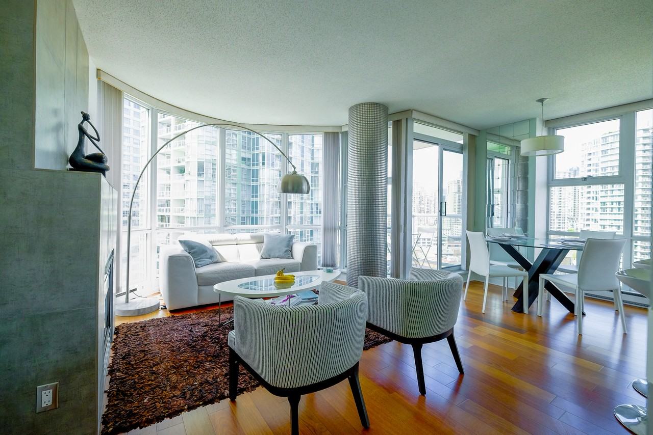 1077 Marinaside Cres #1906 - Photo 2 of 17