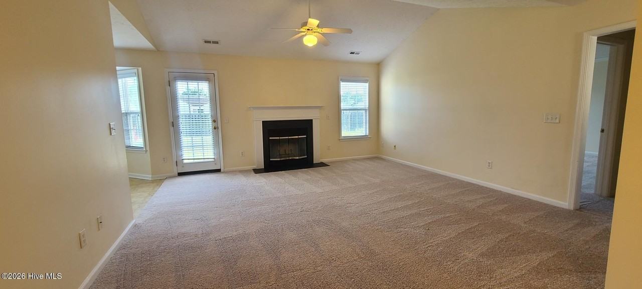 1883 Neese Cir Ne - Photo 4 of 14