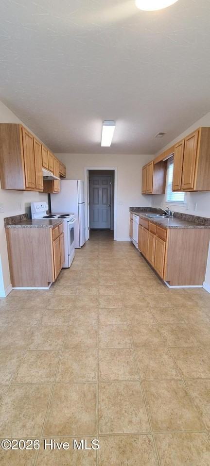 1883 Neese Cir Ne - Photo 6 of 14