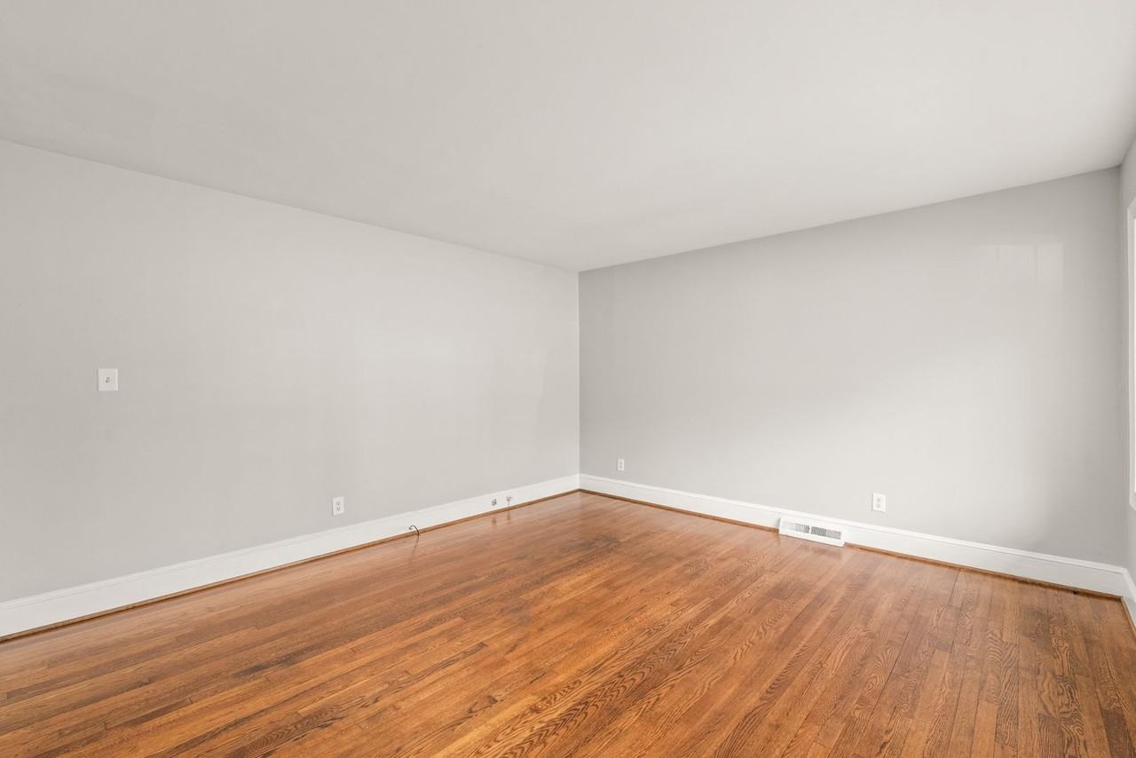 4914 Kistler Ave - Photo 3 of 29