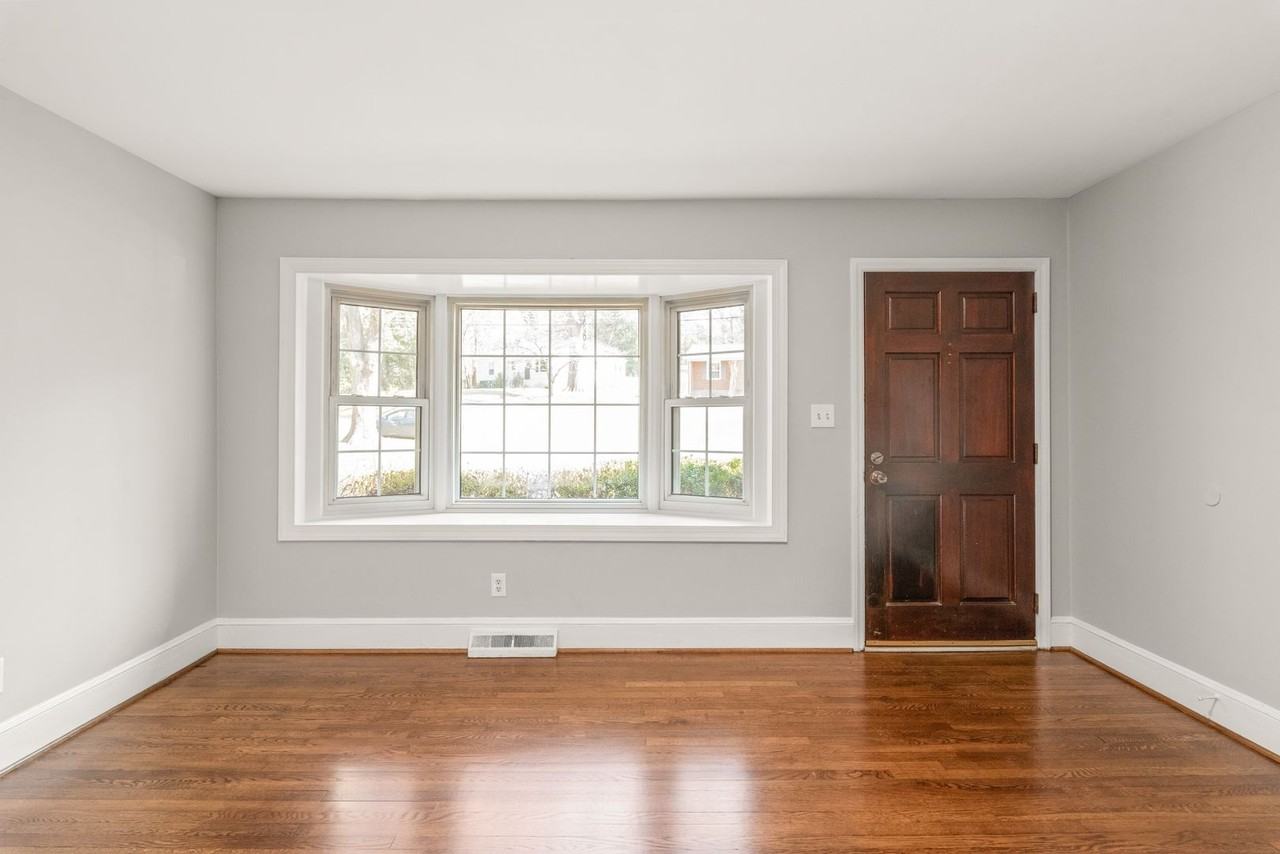 4914 Kistler Ave - Photo 5 of 29