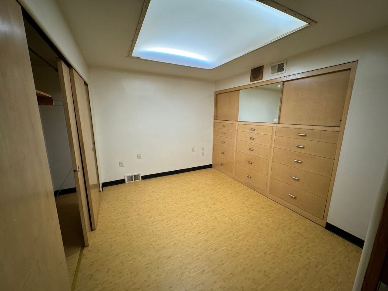 5300 5th Ave - Photo 5 of 24