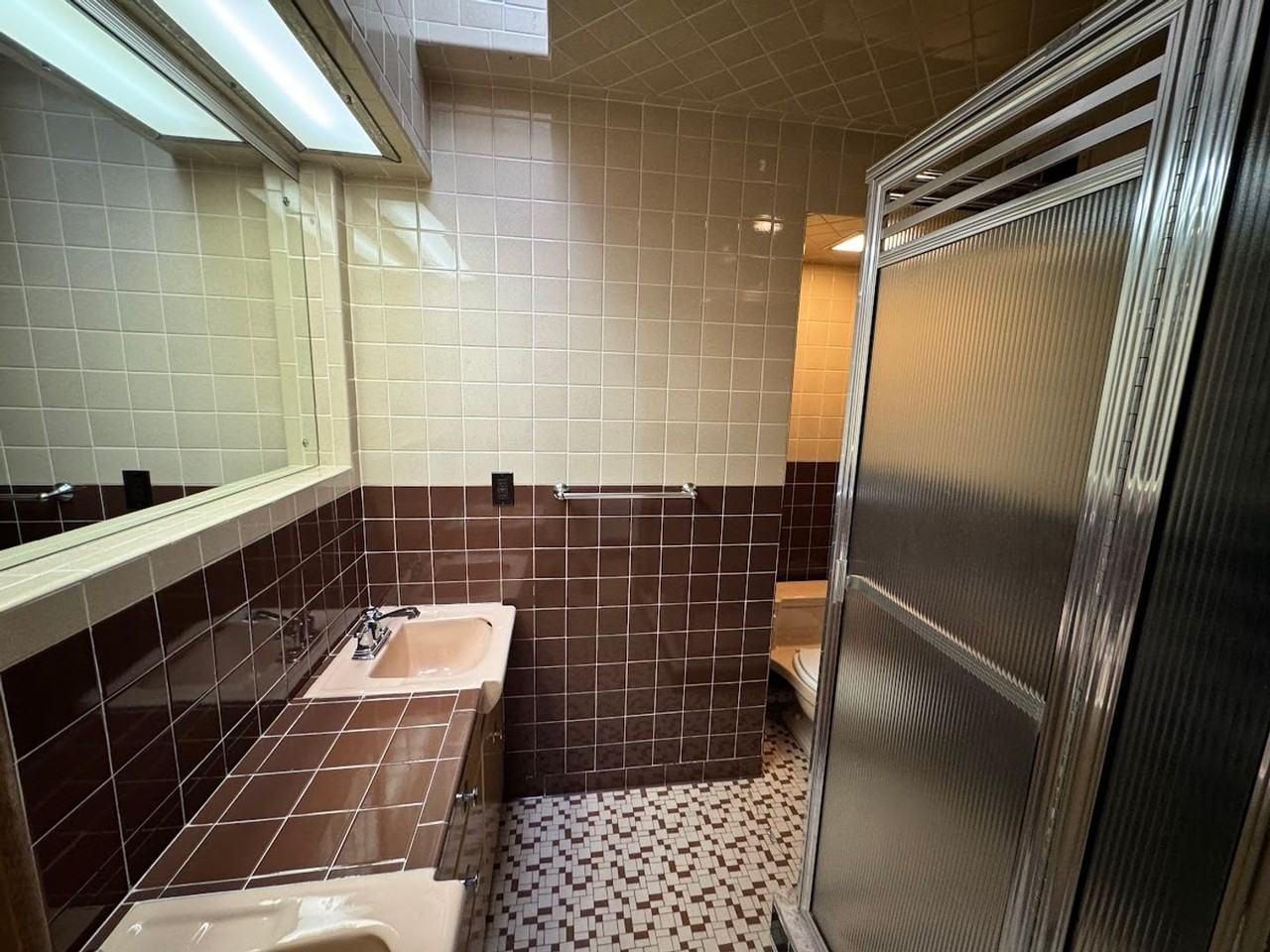 5300 5th Ave - Photo 6 of 24