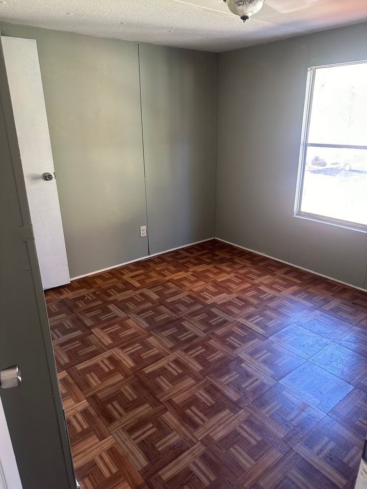 61 Daniel Dr - Photo 4 of 11