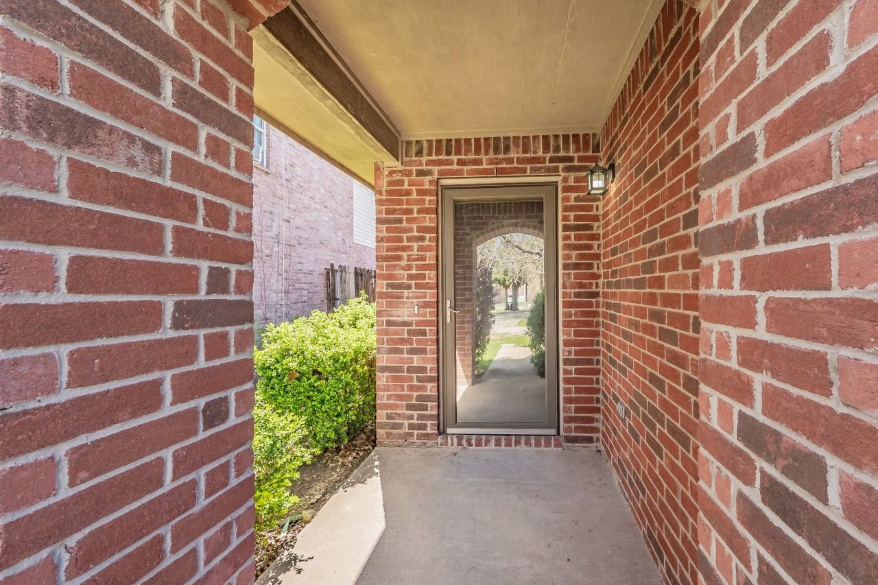 1812 Foxfield - Photo 4 of 37