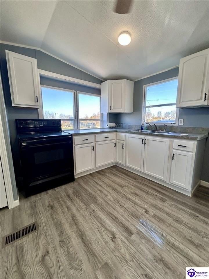 55 Rhonda Ct - Photo 4 of 20