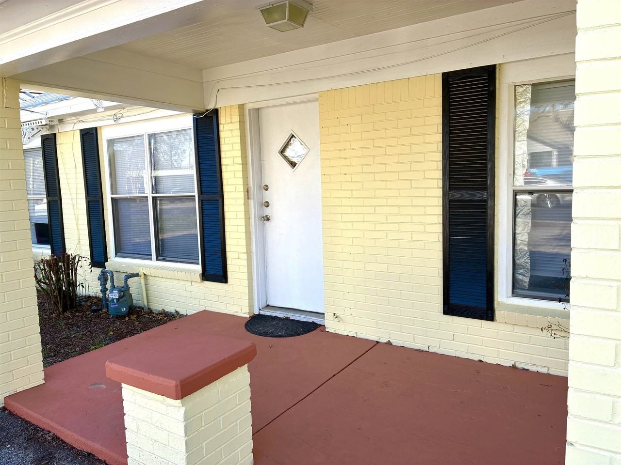 800 S Vandeveer St - Photo 3 of 27