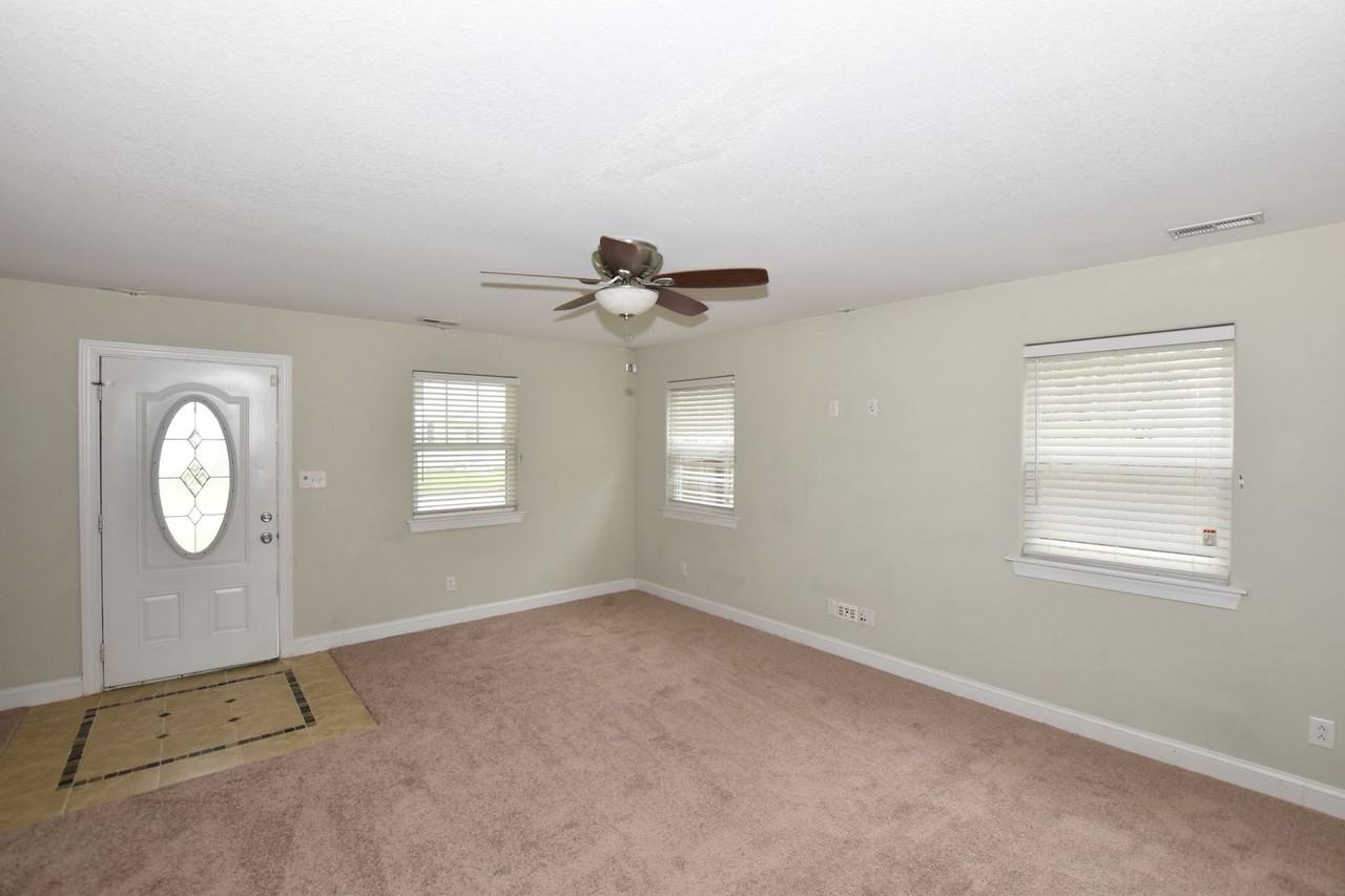 4923 Krick St - Photo 7 of 50