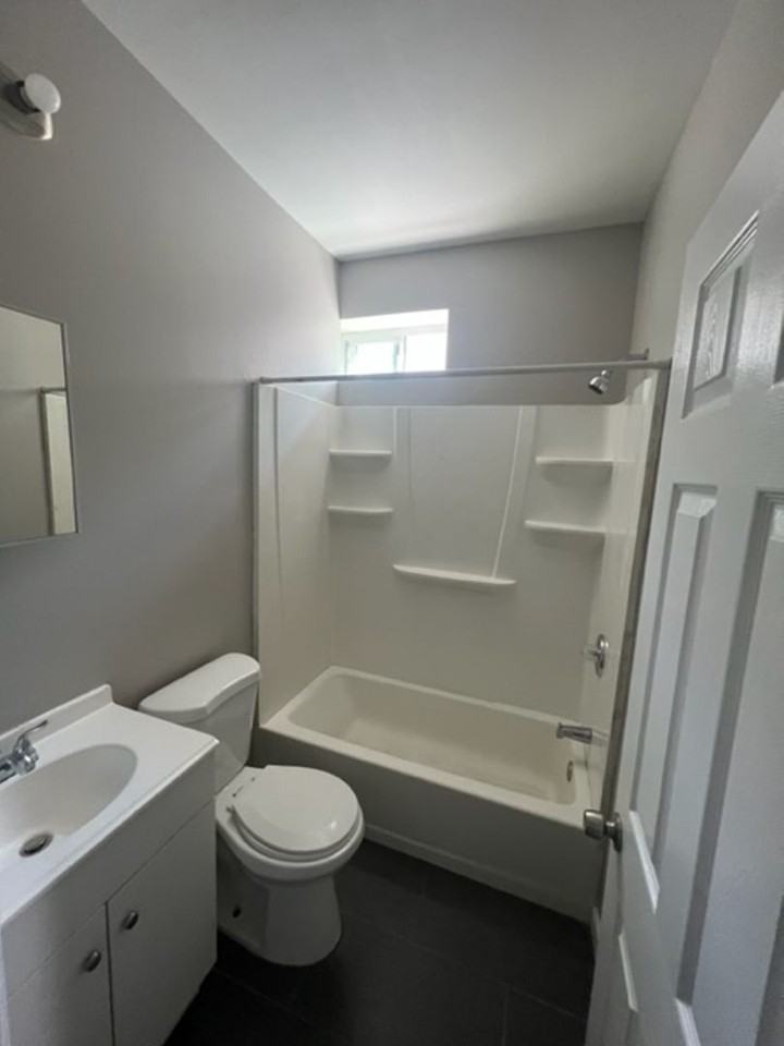 2011 E Birch St - Photo 5 of 9