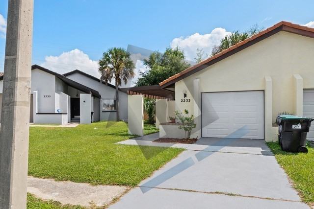 2233 Greenview Cir - Photo 4 of 20