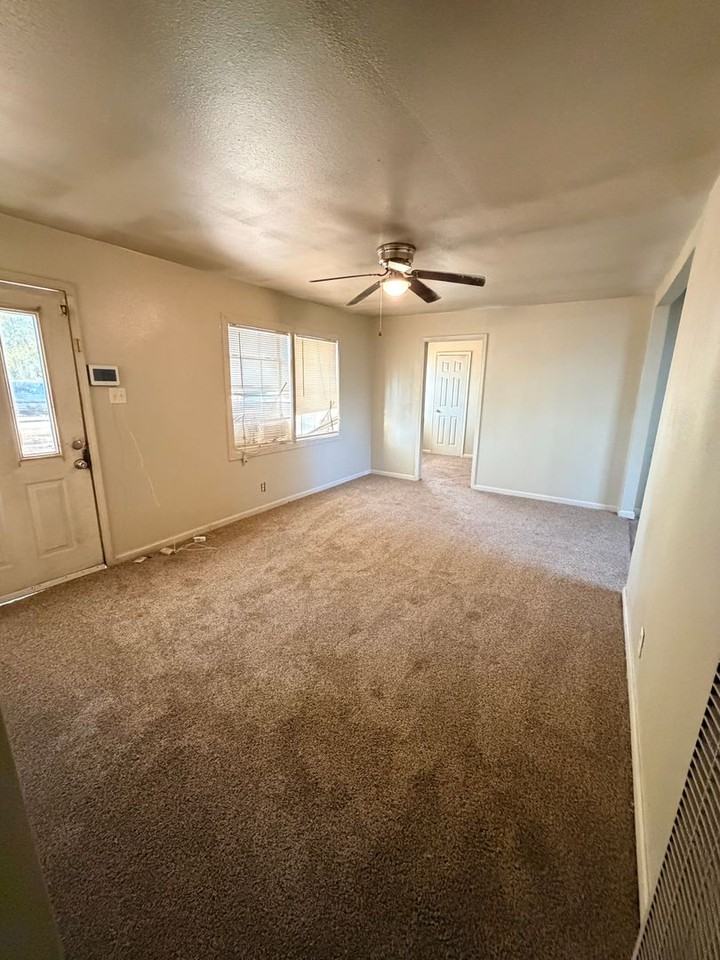 2720 Amherst St - Photo 2 of 9