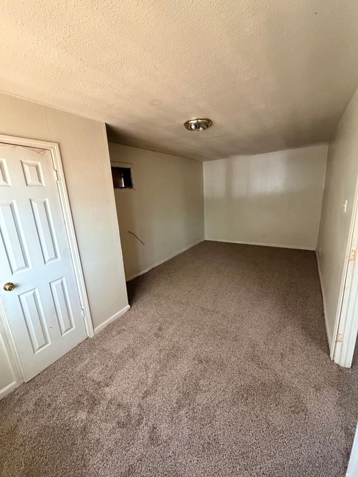 2720 Amherst St - Photo 4 of 9