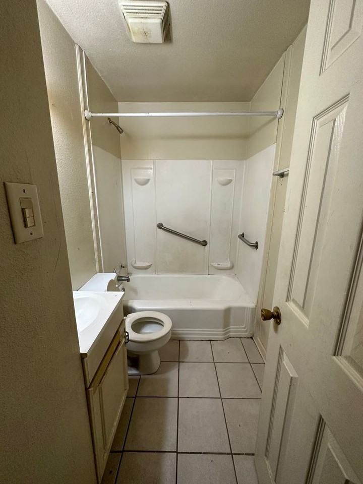 2720 Amherst St - Photo 6 of 9