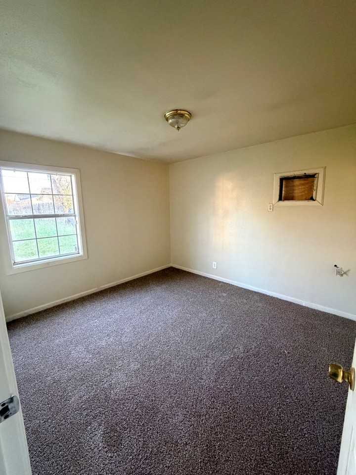 2720 Amherst St - Photo 7 of 9