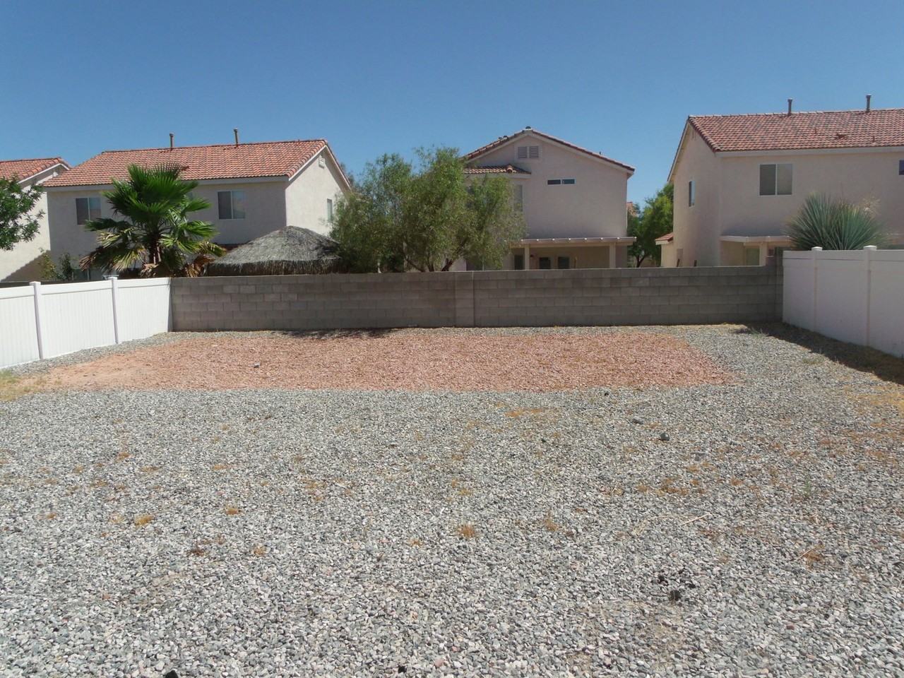 1101 Cliffbrook Hedge Ave - Photo 3 of 16