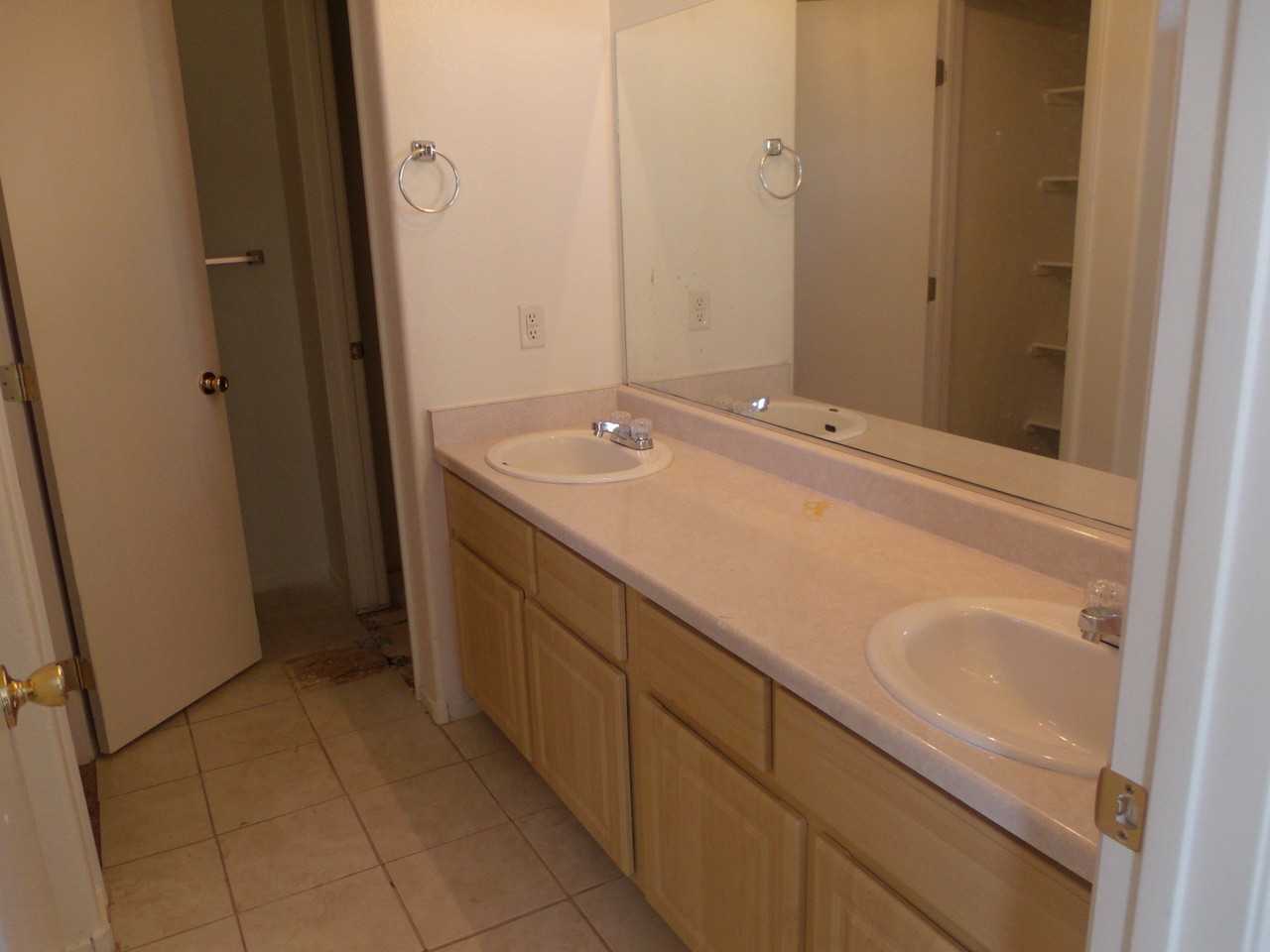 1101 Cliffbrook Hedge Ave - Photo 7 of 16