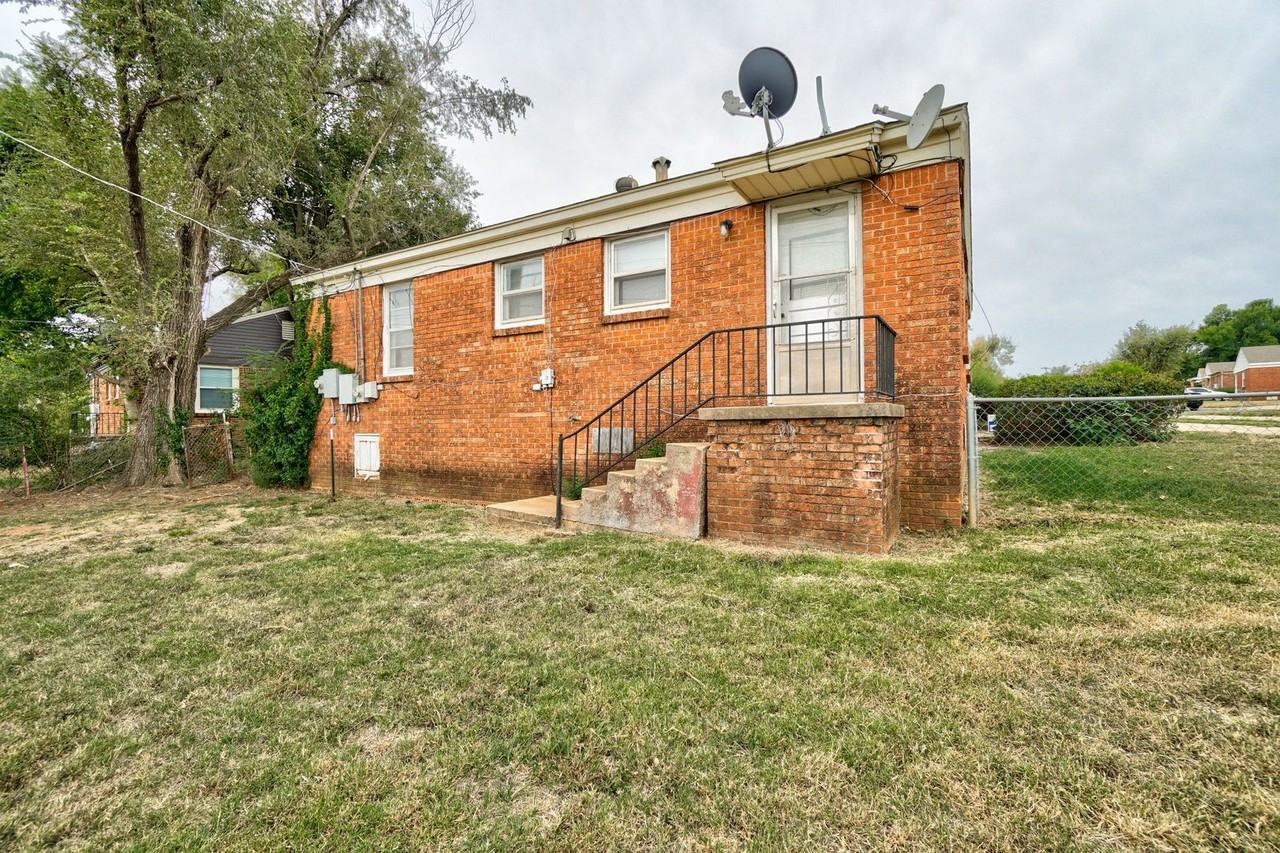 534 Monroney Dr - Photo 4 of 32