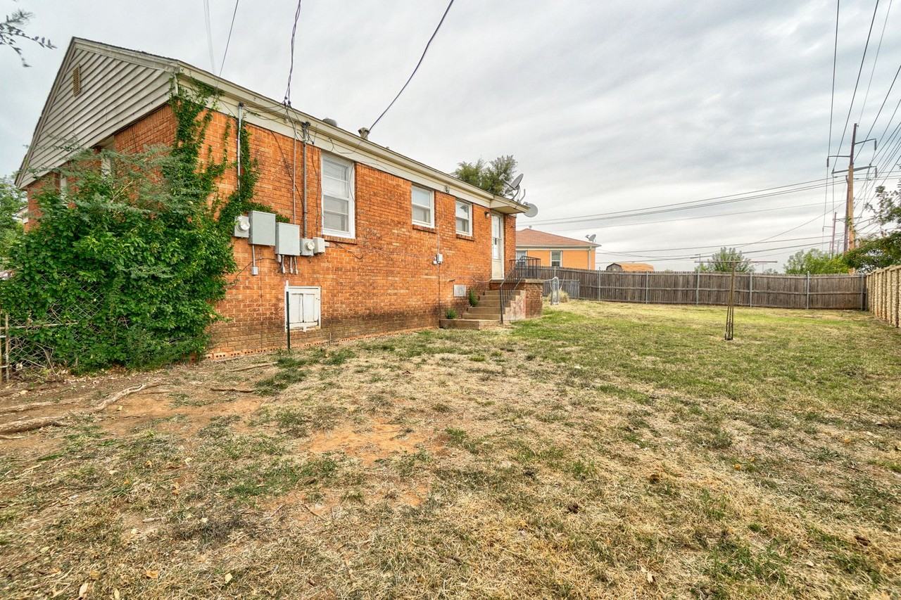 534 Monroney Dr - Photo 5 of 32