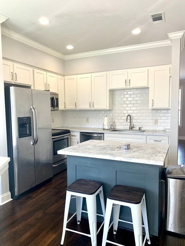 151 Aspen Sq - Photo 4 of 24