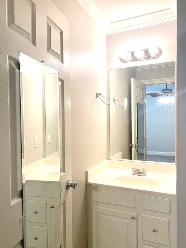 151 Aspen Sq - Photo 6 of 24