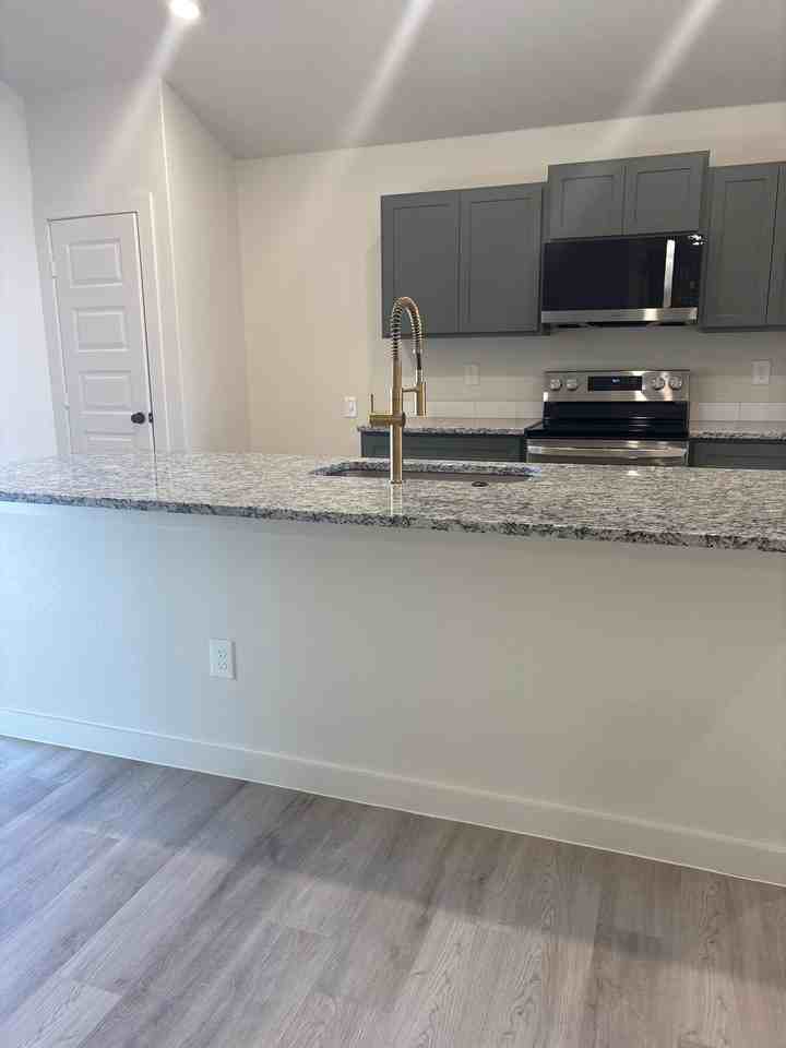 6310 Virginia Ave - Photo 4 of 9