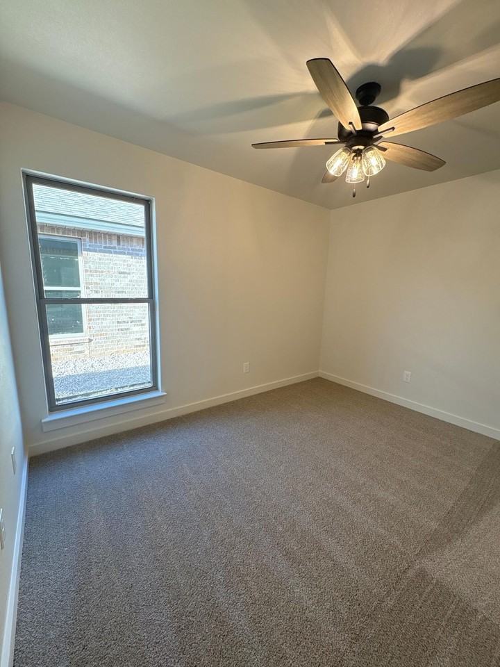 Aberdeen Ave - Photo 3 of 4